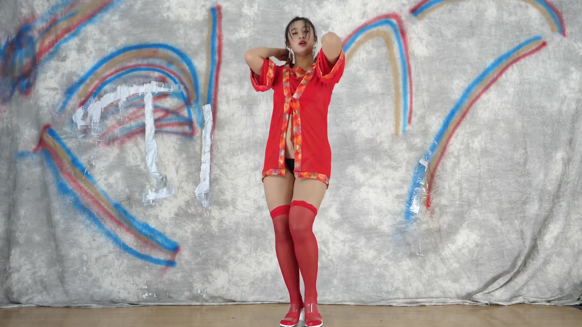 Sexy Dance 娜娜 紅色長筒襪+紅色小肚兜 歐美體量美女誘惑熱舞 (橫屏)