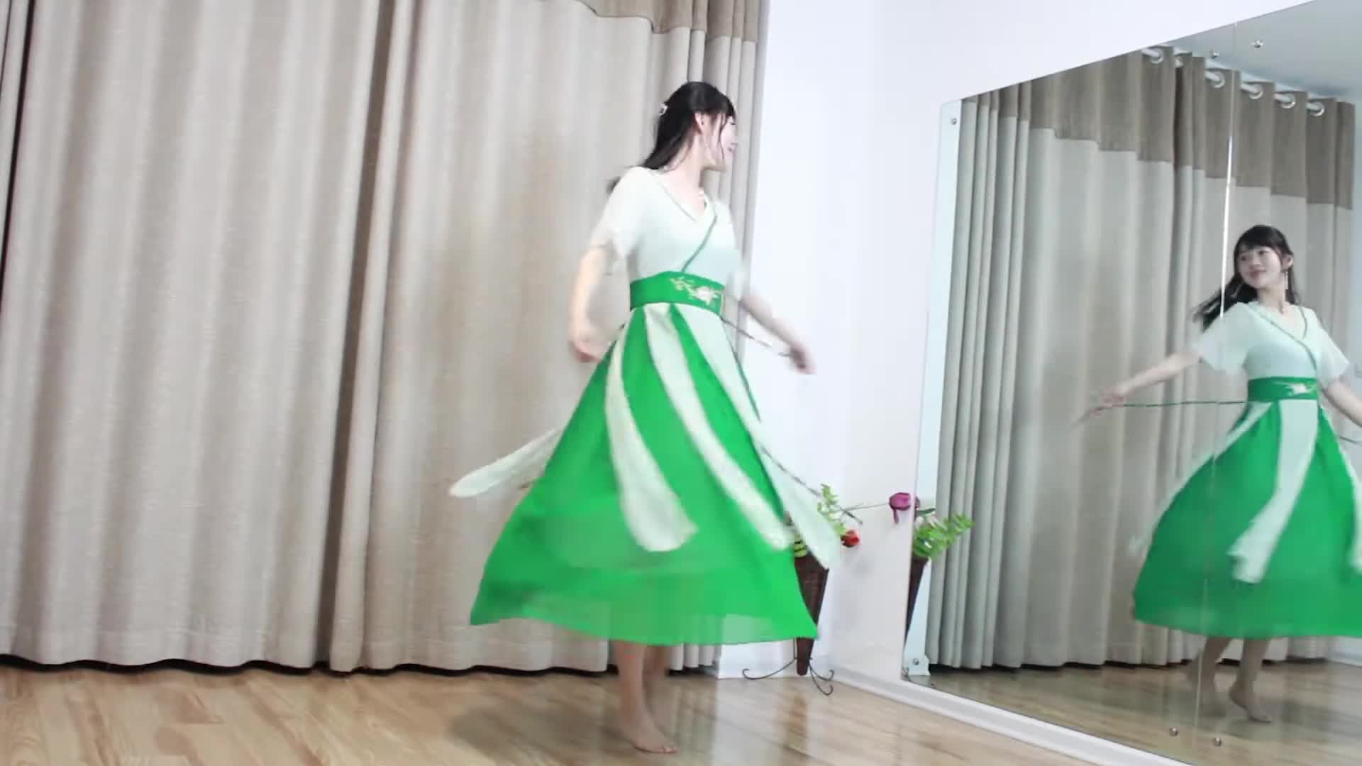 小君舞蹈秀 ：热播歌曲《青城山下白素贞》 音乐 高清完整正版视频在线观看 优酷