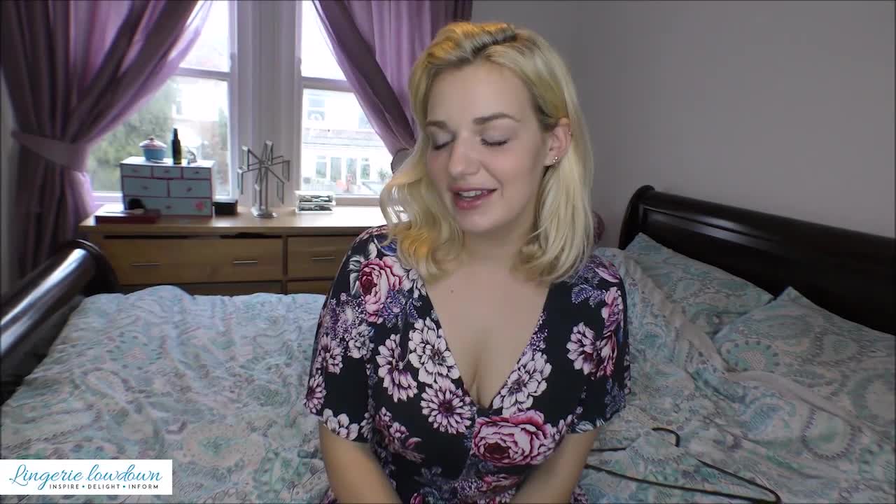 Dolly reviews unbranded longsleeve chequered print mesh crop top [PREVIEW]