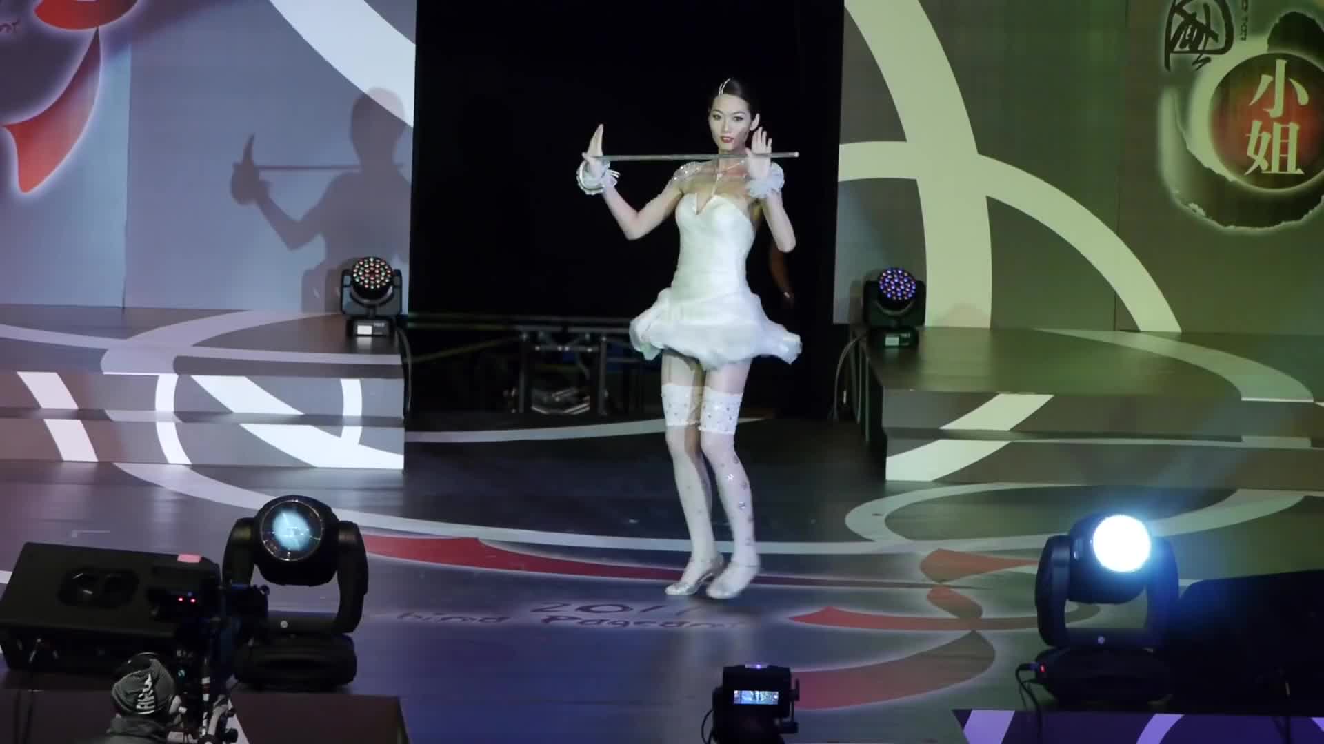 林莉 Carrie Lam – Stick 舞 @ 2011 中國小姐香港賽區總決賽