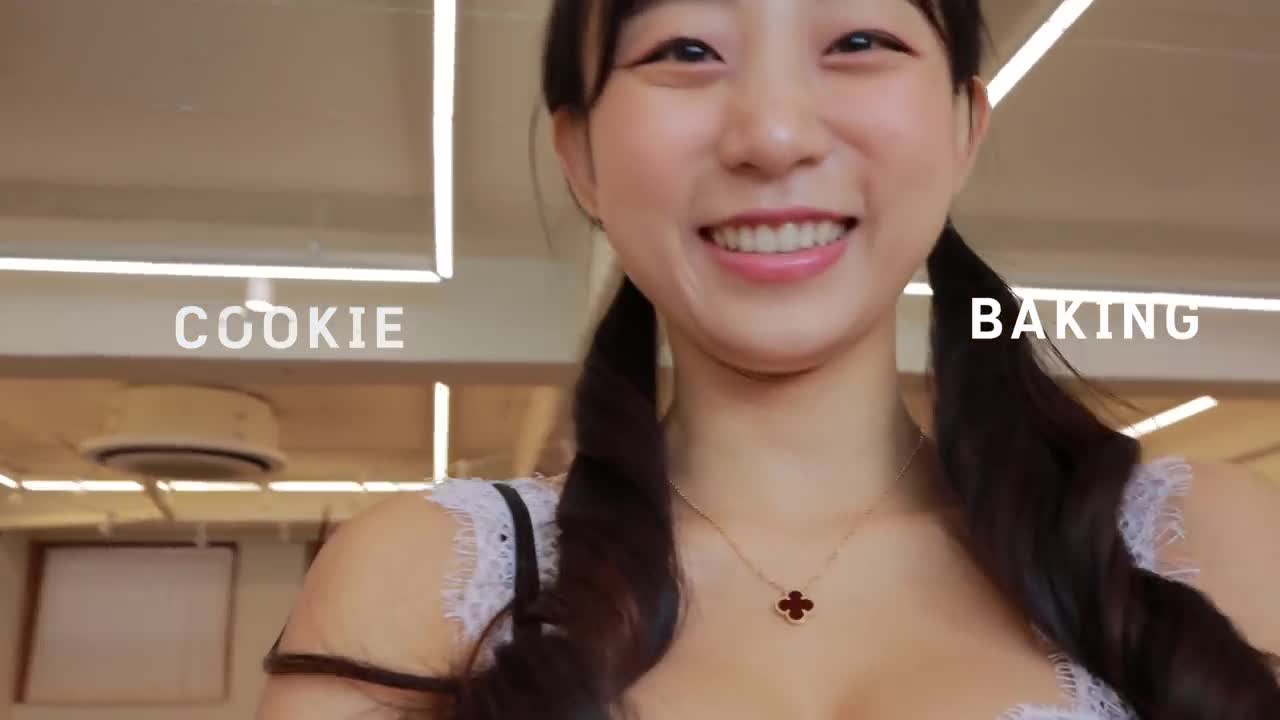 [4K] Bake Cookie with Maid EunjiㅣAll thumbs Eunji